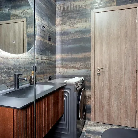 Thano's House 5 アパート *