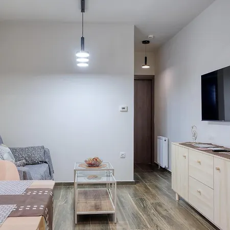 Thano's House 5 Apartman