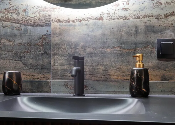 Thano's House 5 Apartman