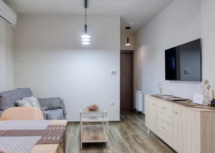 Thano's House 5 Apartman